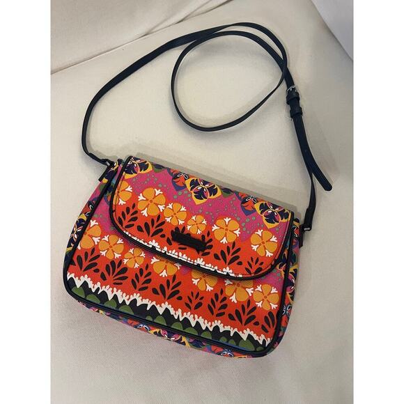 Vera Bradley Handbags - NWOT- Vera Bradley Crossbody